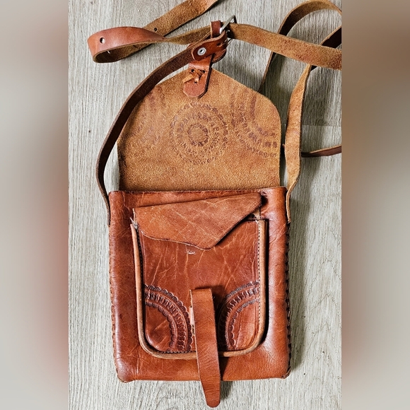 Vintage Tooled Leather Crossbody Bag - Picture 2 of 4